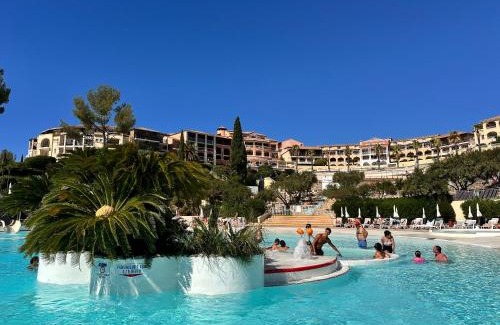 Cap Esterel Apartment | CAP Estérel Pierre et vacances ,Piscine chauffée dès le 05 avril au 02 novembre Grand T2 , terrasse,jardin clos ,parking,Clim