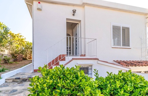 Llanca Apartment | Cap Ras 01 – Apartment with terrace and sea views