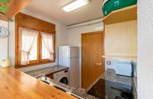 Llanca Apartment | Cap Ras 04 Comfortable apartment close to the sea