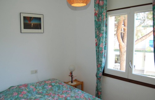 Llanca Apartment | CAP RAS V 1-1 Spacious Apartment with sea views just 50 m. of the beach.