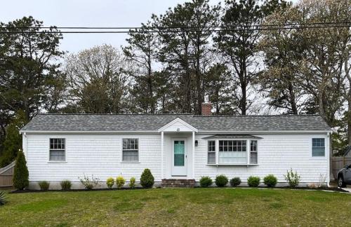 Dennis Port House | Cape Cod Cottage by Leavetown Vacations