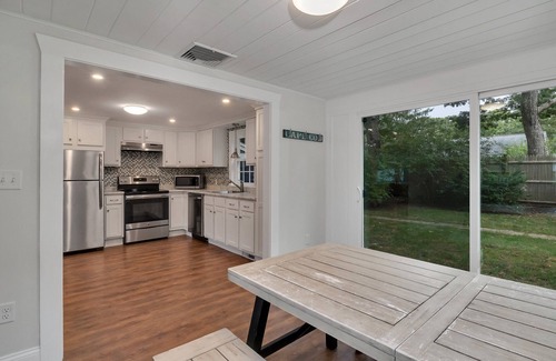 South Dennis House | Cape Cod - Dennis Beach House - Walk to the Beach