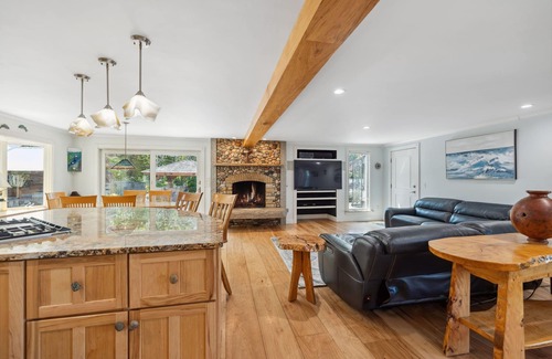 North Eastham House | Cape Cod Oasis *Pool*Outdoor Kitchen*Bar* (2301)