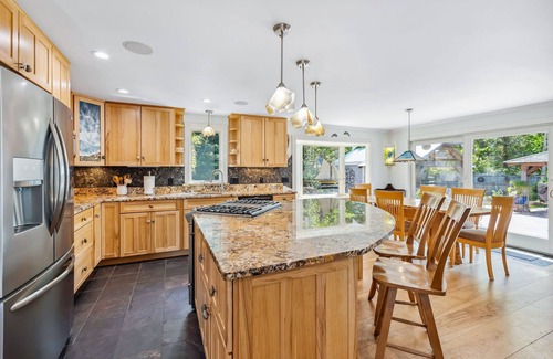 North Eastham House | Cape Cod Oasis *Pool*Outdoor Kitchen*Bar* (2301)