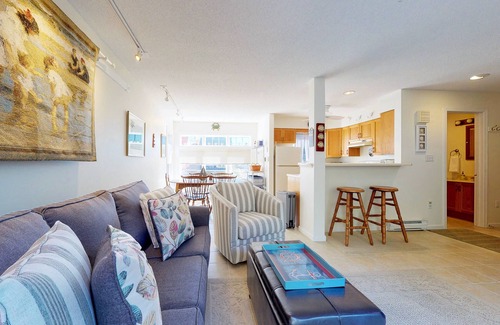 Ocean Park Condo | Cape Cod style condo with grill, pool, sauna, & gym - near beach