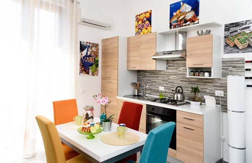 Palermo Apartment | Cape House: Beautiful Apartment on the Cape Market