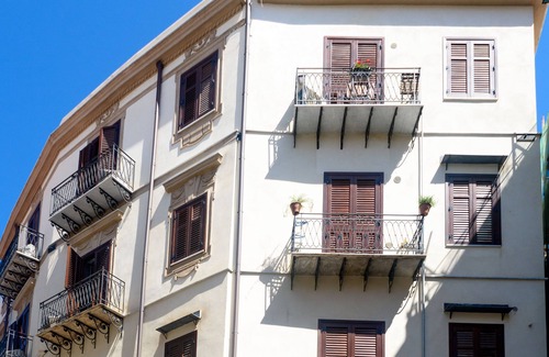 Palermo Apartment | Cape House: Beautiful Apartment on the Cape Market