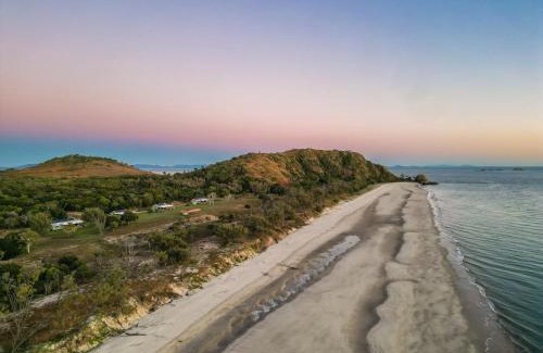 Curtis Island Villa | Cape Keppel Lodge