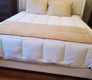 Marstons Mills House | Cape Living in Barnstable private,walk to pond