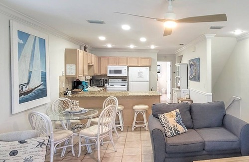 Port St. Joe House | Cape Me Away-Gulf View, End Unit only 60 STEPS TO BEACH *Beach Chairs/Cart