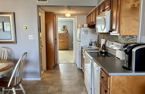 Admiral Estates Condo | Cape Roc Unit 306 Beach Block With Pool