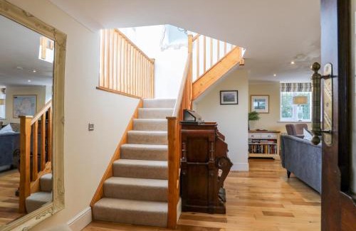 Holyhead House | Capel Hermon