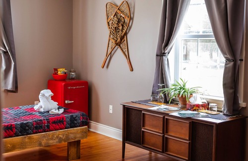 Scotstown Bed & Breakfast | Capharnaüm Gîte - Boutique - Café