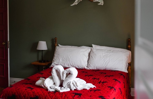 Scotstown Bed & Breakfast | Capharnaüm Gîte - Boutique - Café