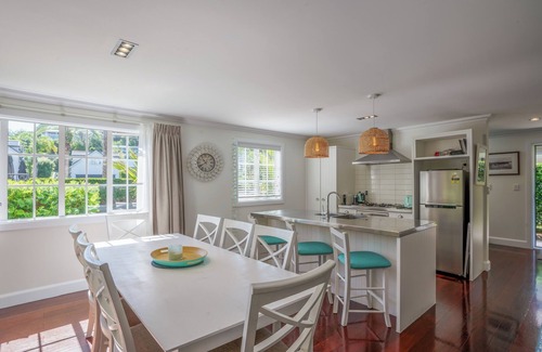 Russell Cottage | Capital Cottage - Russell Cottages Collection