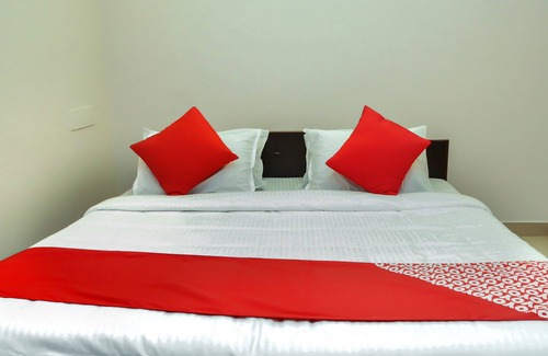 Salem Hotel | Capital O 14623 Travellers Inn