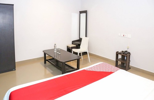 Salem Hotel | Capital O 14623 Travellers Inn