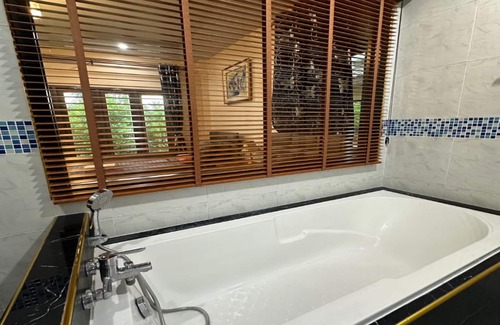 Ao Luek Hotel | Capital O 75518 Baan Rose Resort Ao Luk
