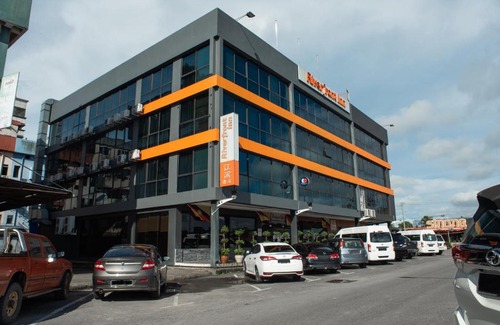 Bintulu Hotel | Capital O 90083 Riverfront Inn