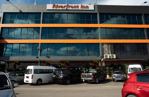 Bintulu Hotel | Capital O 90083 Riverfront Inn