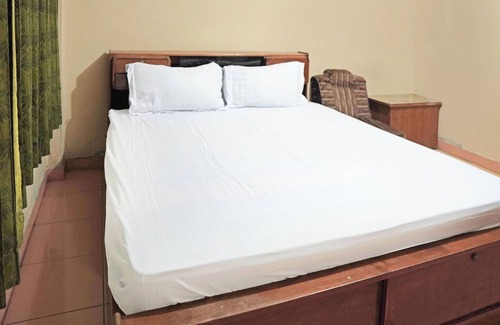 Muara Enim Hotel | Capital O 92958 Hotel Raflessia Syariah