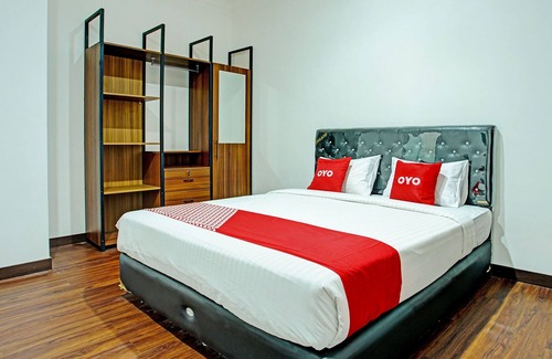 Padang Hotel | Capital O 92990 Nena Kostel Syariah