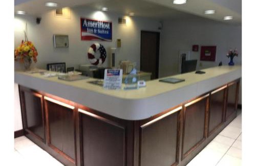 Fulton Hotel | Capital O Amerihost Inn and Suites Fulton Hwy 54 MO
