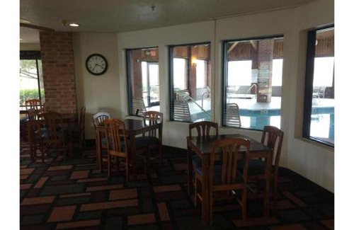 Fulton Hotel | Capital O Amerihost Inn and Suites Fulton Hwy 54 MO