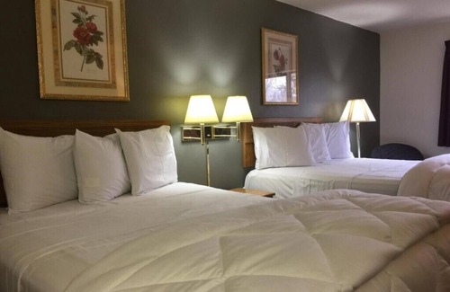 Fulton Hotel | Capital O Amerihost Inn and Suites Fulton Hwy 54 MO