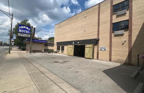 Greater Grand Crossing Hotel | Capital O Empire Motel Chicago I-94