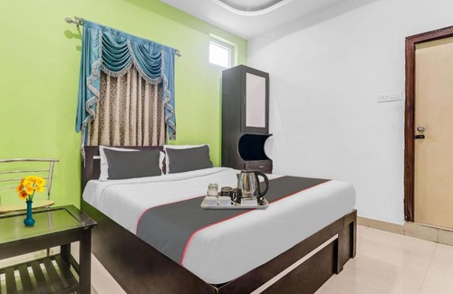 Kukatpally Housing Board Colony Hotel | Capital O Hotel Gravity Near Nexus Hyderabad