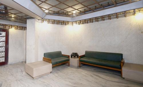 Jabalpur Hotel | Capital O Kartik