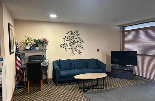 Marysville Hotel | Capital O Marysville Surf Motel Kansas