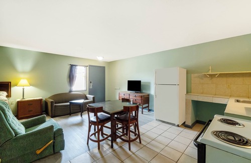 Clute Hotel | Capital O Parker Motel Clute Jackson Tx 332