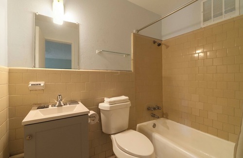 Clute Hotel | Capital O Parker Motel Clute Jackson Tx 332