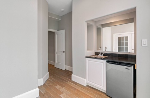 Southeast House | Capitol Hill Hidden Gem with an impeccable roof top view!