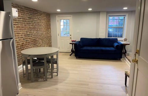 Capitol Hill House | Capitol Hill Home! On Site Parking, Washer/Dryer, Full Kitchen, Walk to Capitol