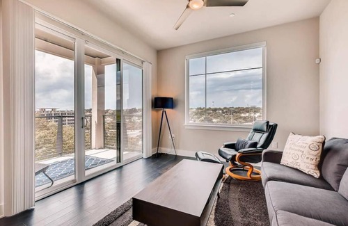 West End House | Capitol View Condos - Downtown Austin - Lone Star