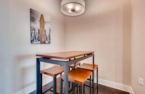 West End House | Capitol View Condos - Downtown Austin - Lone Star