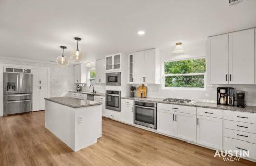 Swede Hill House | Capitol View DT w Elevator with Free Swim Club Access