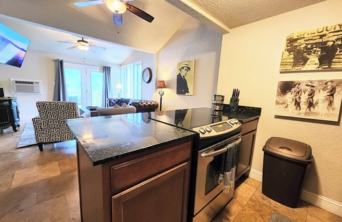 Mid America Condo | Capone's Clearwater Escape!
