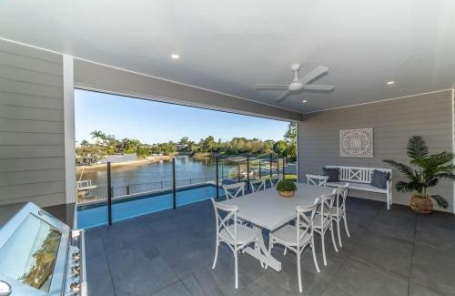 Surfers Paradise House | Capri Waterfront Resort 5BR Waterfront Heated Pool
