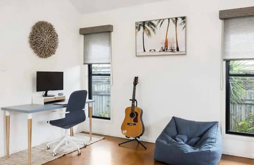 Woorim House | Capricorn Dancer - Architecturally Designed Beachside Bungalow (Dog Friendly)nn