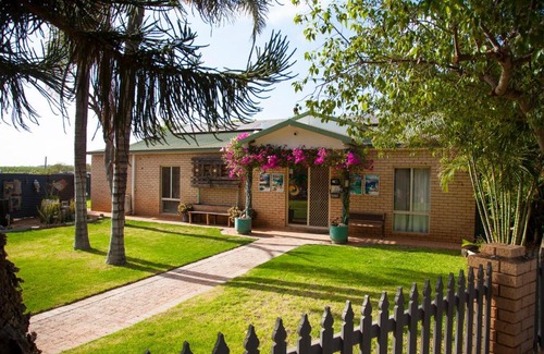 Brown Range Other | Capricorn Holiday Park