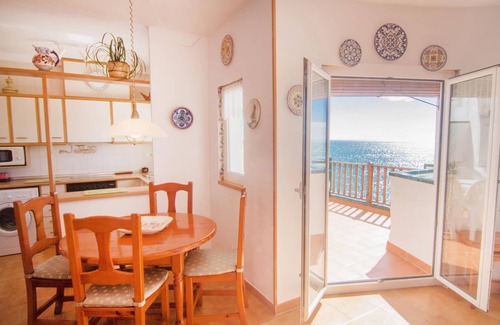 Sitges Apartment | CAPRITX DE MAR BY BLAUSITGES Terrace, pool and wifi over the sea, beautiful view