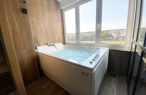 Valenciennes Apartment | Capsule Gaming balnéo & billard & babyfoot & sauna 2 chambres