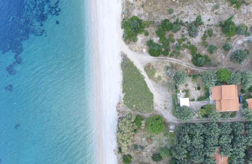 Sarakiniko House | Captain Andrew private beach house