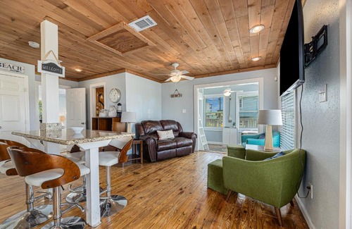 Pirates Beach House | Captain Dan's Beach House