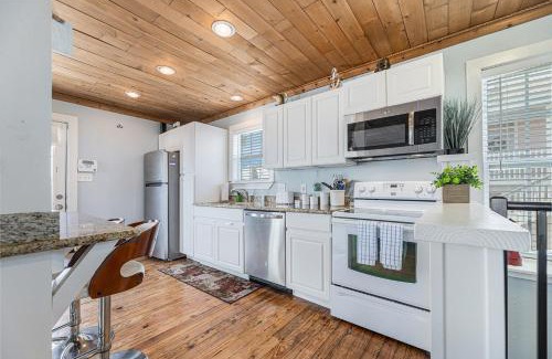 Pirates Beach House | Captain Dan's Beach House