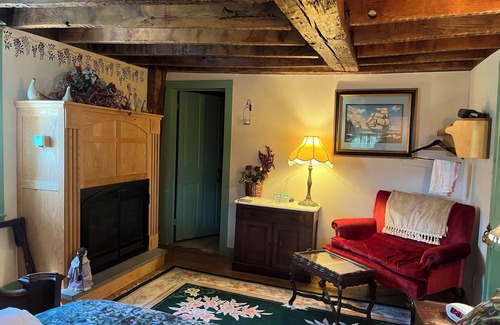 Poquetanuck Bed & Breakfast | Captain Grant's 1754